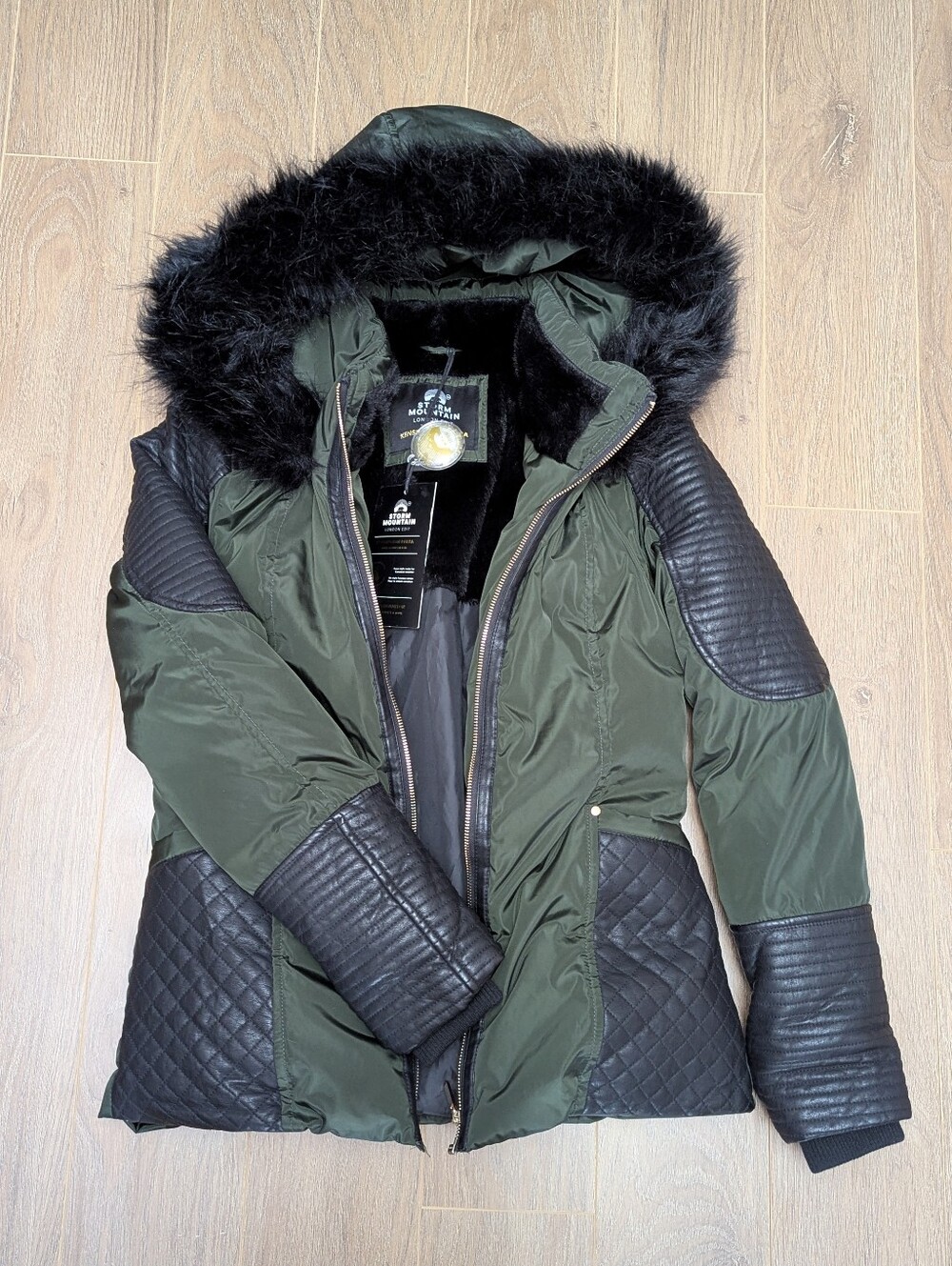 NWT, Medium, Women’s Green & Black, Quilted, Winter Jacket